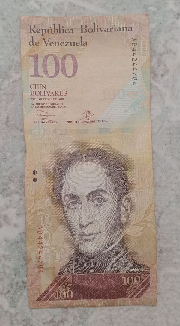Billete 100bs
